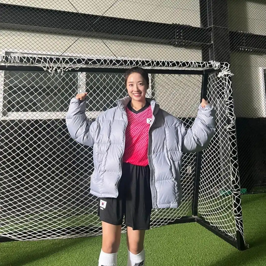 韩国电竞女主持_韩国电竞女选手_韩国电竞女主持人