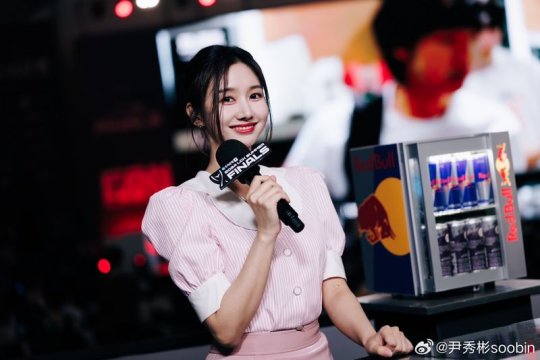 韩国电竞主持caster_韩国电竞女选手_韩国电竞女主持