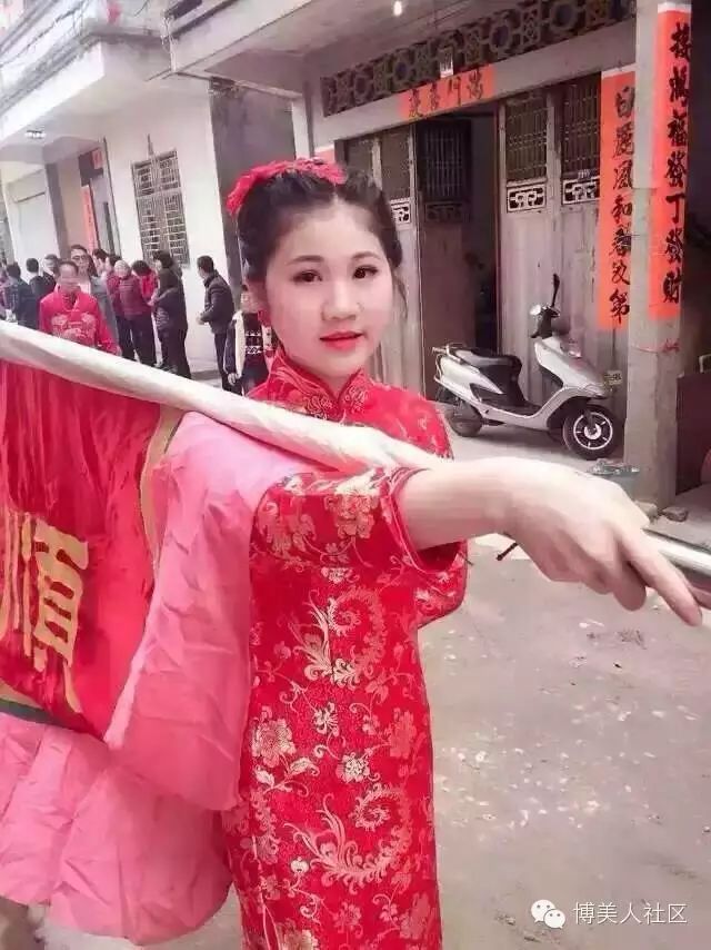 养博美攻略_家养博美犬需要注意什么_养博美的家庭日常