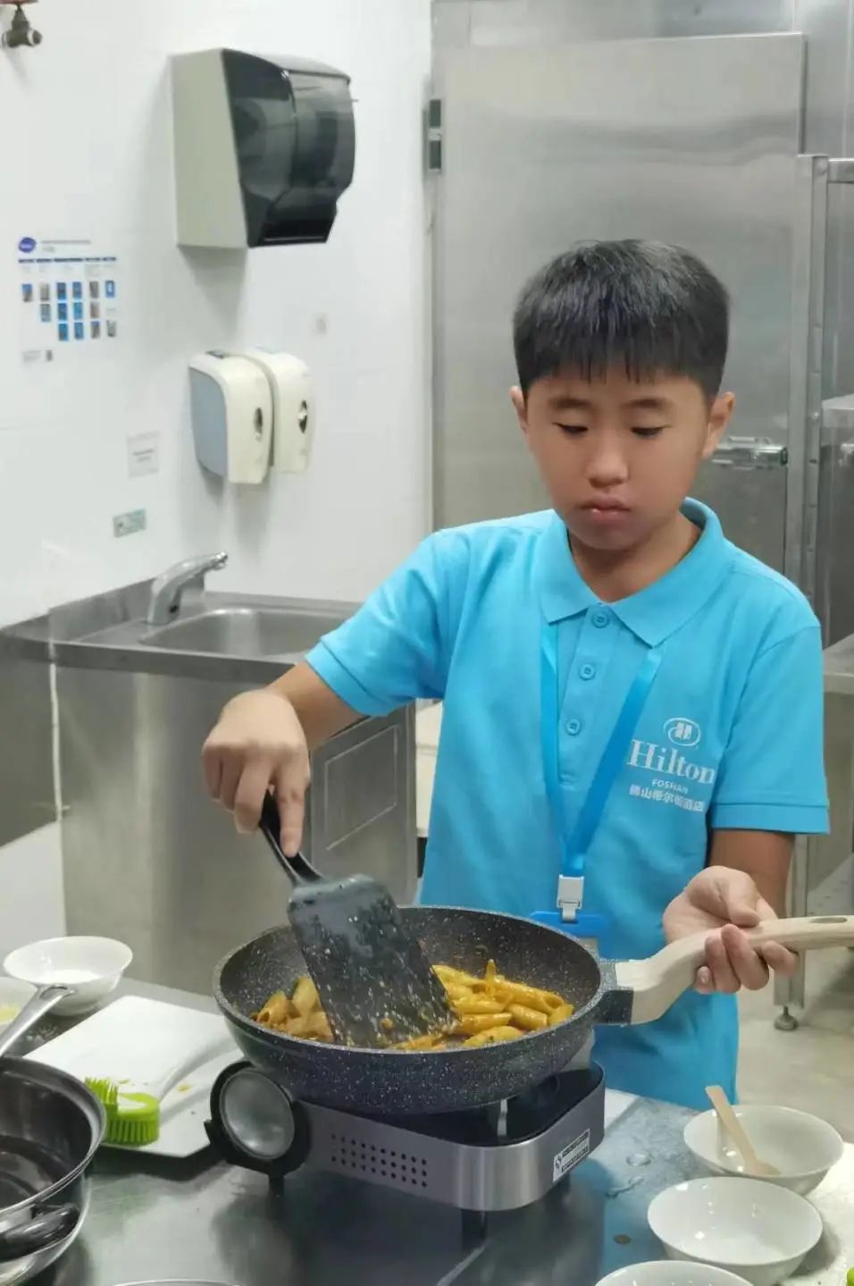 哪里可以学西餐厨师_厨师西餐学可以当老师吗_想当西餐厨师应该考什么大学