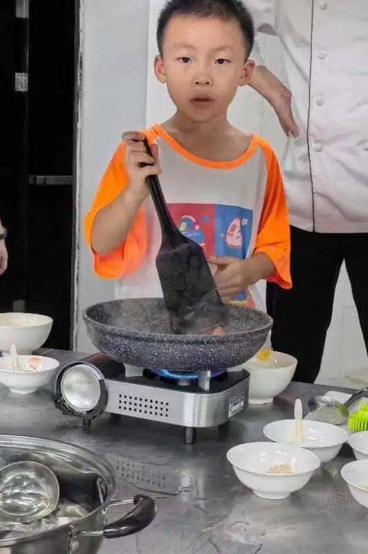 厨师西餐学可以当老师吗_哪里可以学西餐厨师_想当西餐厨师应该考什么大学