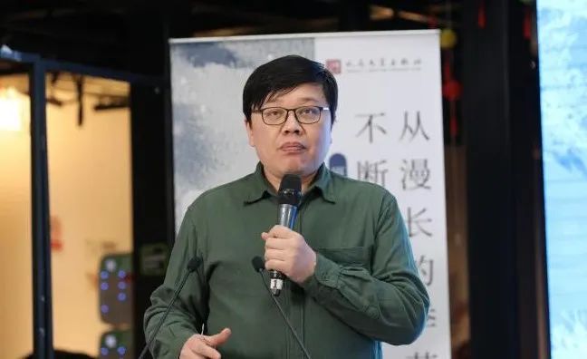 咖啡馆里的作家作者是谁_咖啡馆的相遇小说_云别咖啡馆小说