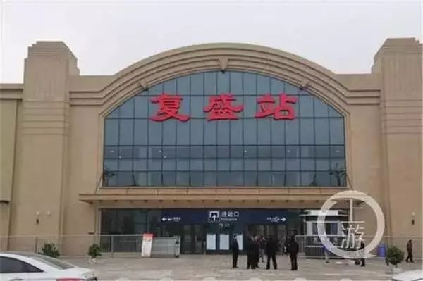 重庆红旗河沟多久关门_重庆红旗河沟酒店预订_重庆红旗河沟国际美食