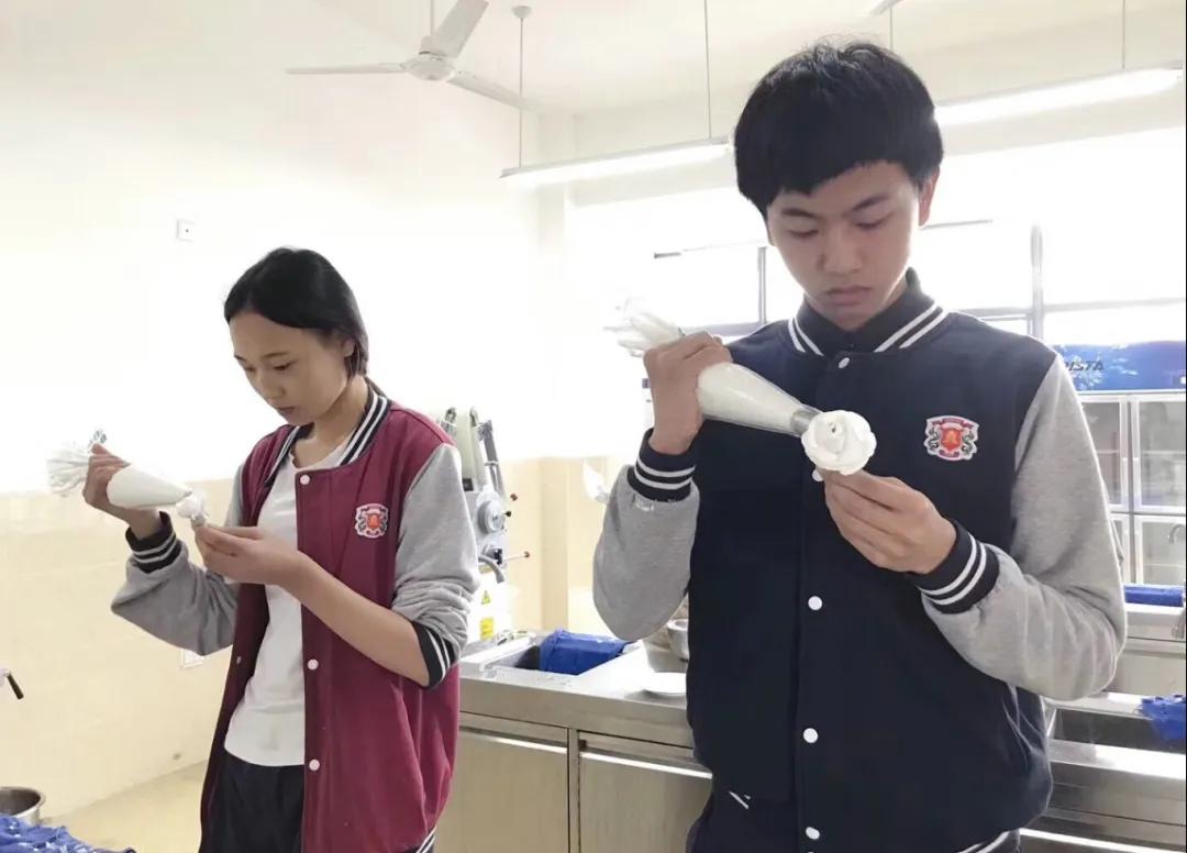 成都西餐厨师培训_成都西餐考证_成都西餐培训学校