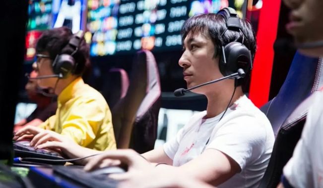 电竞大叔文_电竞大叔你别跑小说_电竞王叔叔