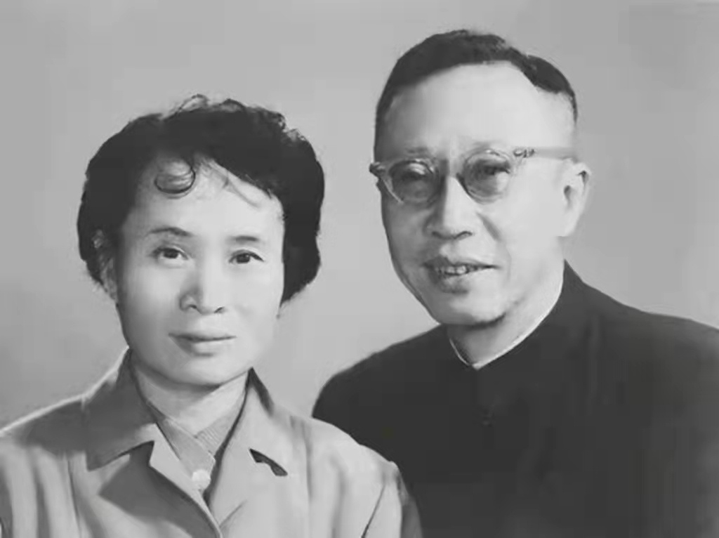 溥仪上半生_溥仪后半生的生活趣事_溥仪的后半生一书是否构成侵权