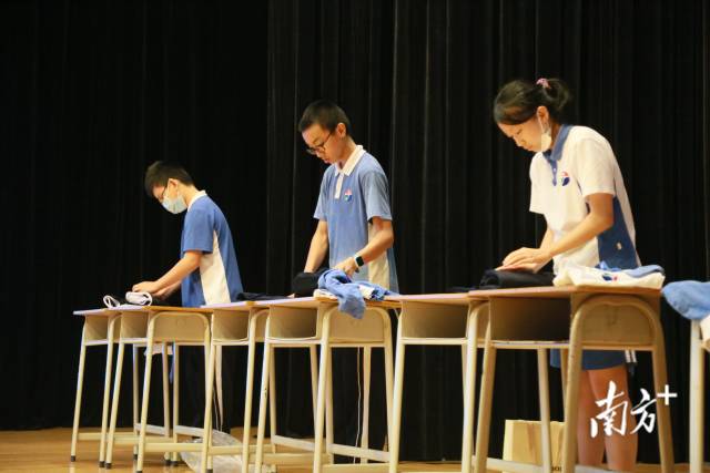 翻衣服机器视频_翻衣服技能生活怎么学_翻衣服生活技能