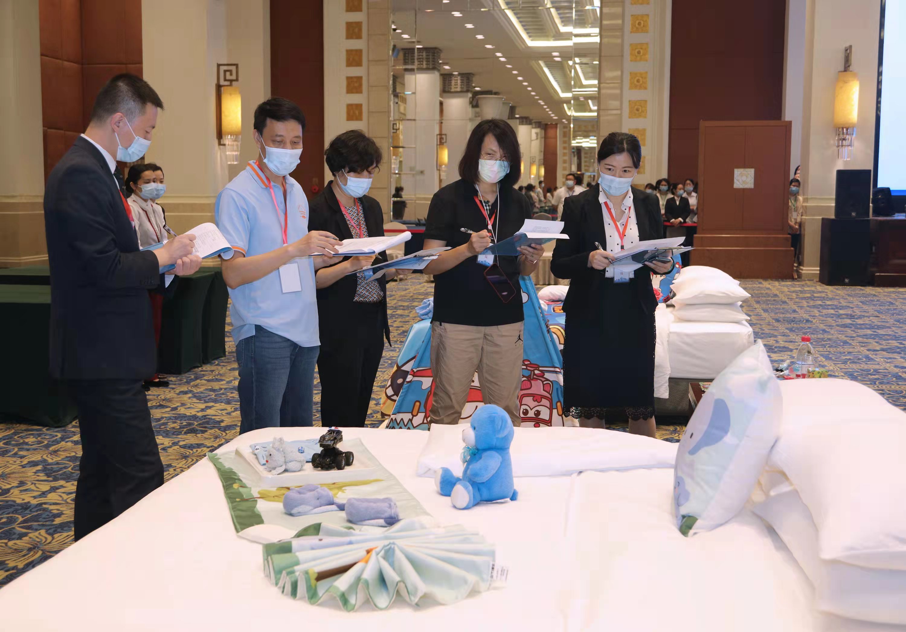 西餐摆台标准_西餐标准摆台图片_西餐标准摆台比赛4人位