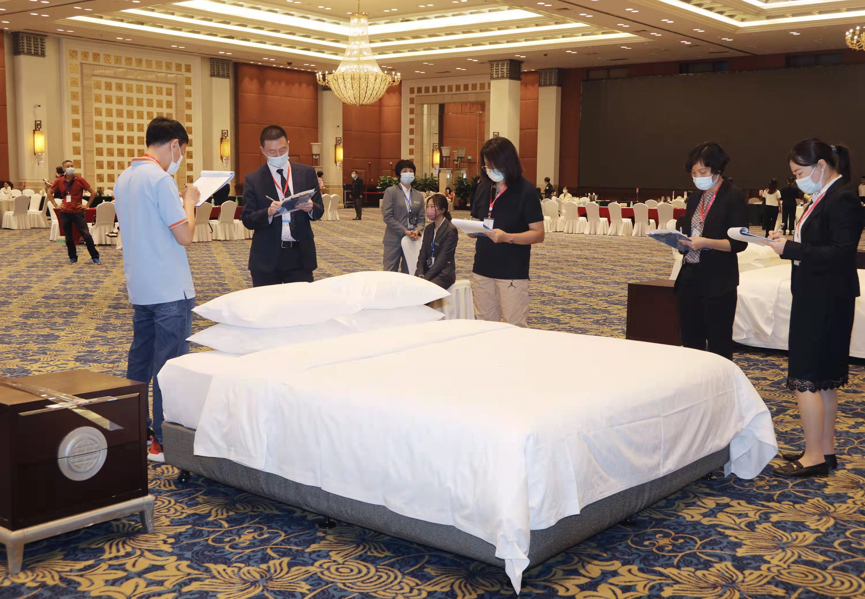 西餐摆台标准_西餐标准摆台图片_西餐标准摆台比赛4人位