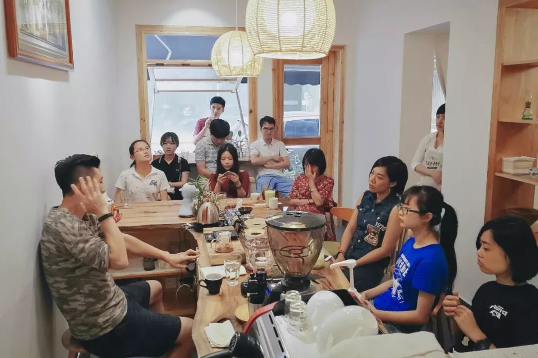 防水厅咖啡吧台水位要求_咖啡水吧台装修效果图_咖啡厅的水吧台 防水