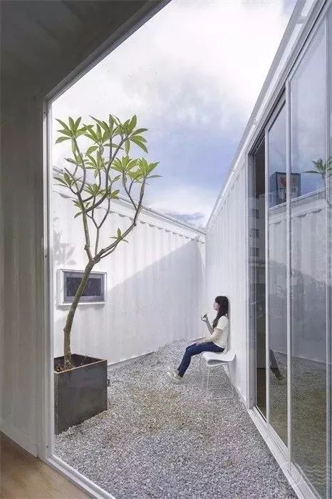 集装箱咖啡馆设计_咖啡馆展示柜_咖啡厅集装箱