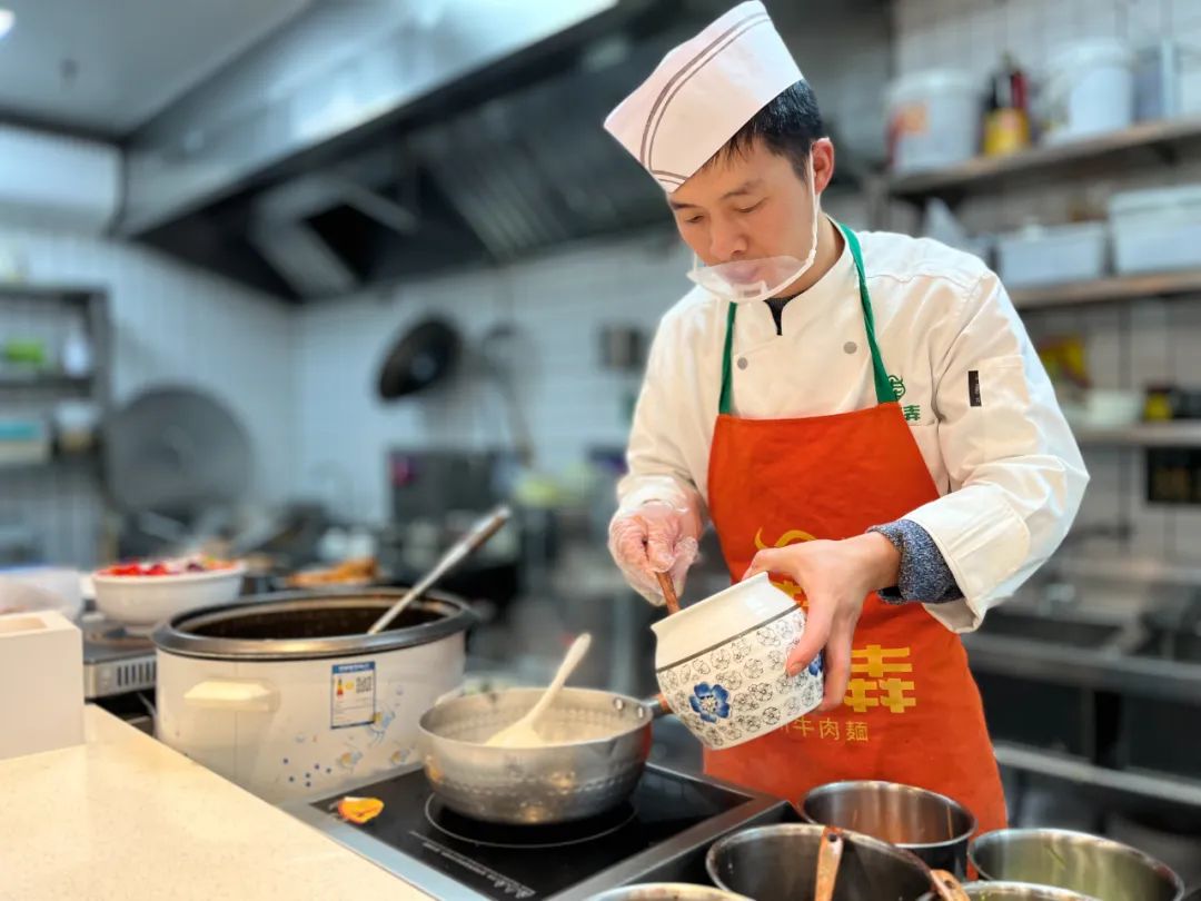 兰州当地特色三炮台茶餐厅_兰州特产三炮台茶_兰州炮台村